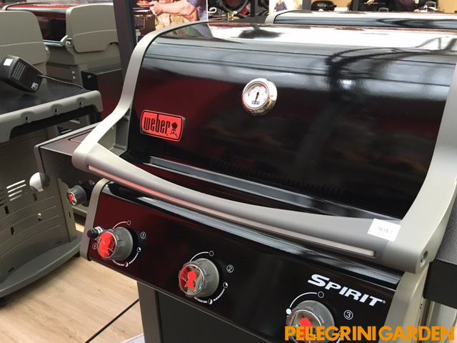 barbecue weber a gas nero